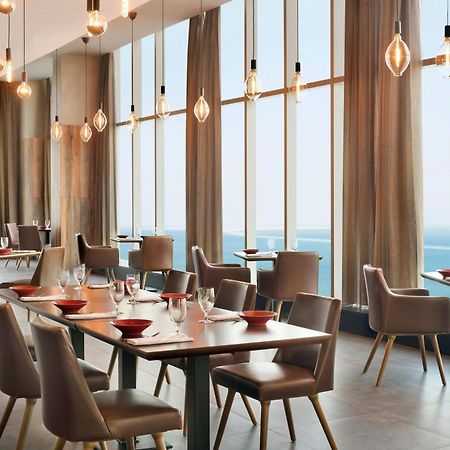 Delta Hotels By Marriott City Center Doha Ngoại thất bức ảnh The restaurant