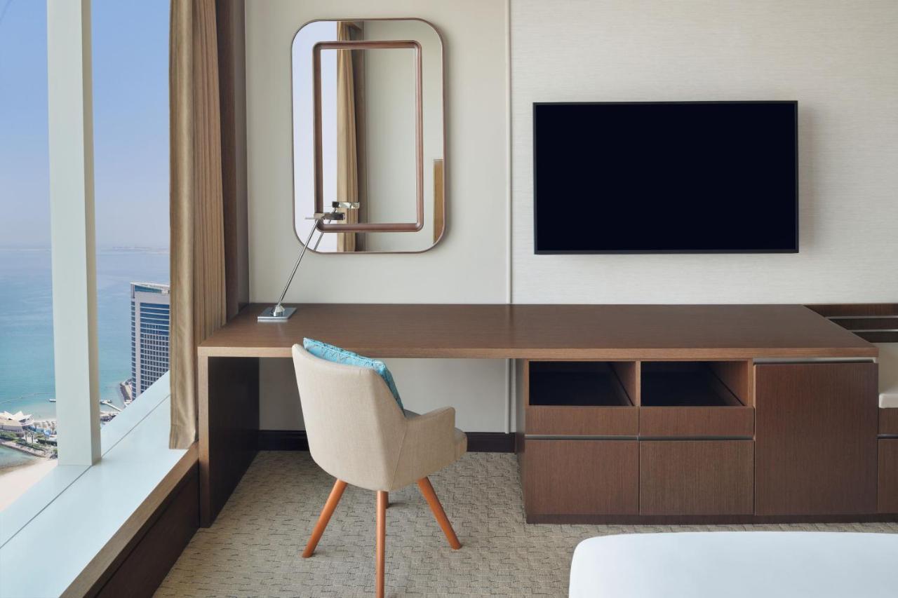 Delta Hotels By Marriott City Center Doha Ngoại thất bức ảnh A room at the hotel