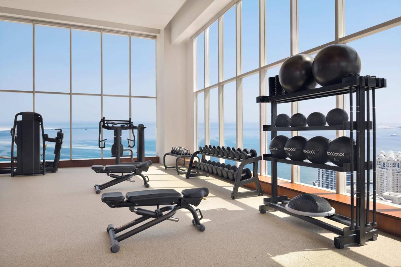 Delta Hotels By Marriott City Center Doha Ngoại thất bức ảnh The gym at the Westin Dubai
