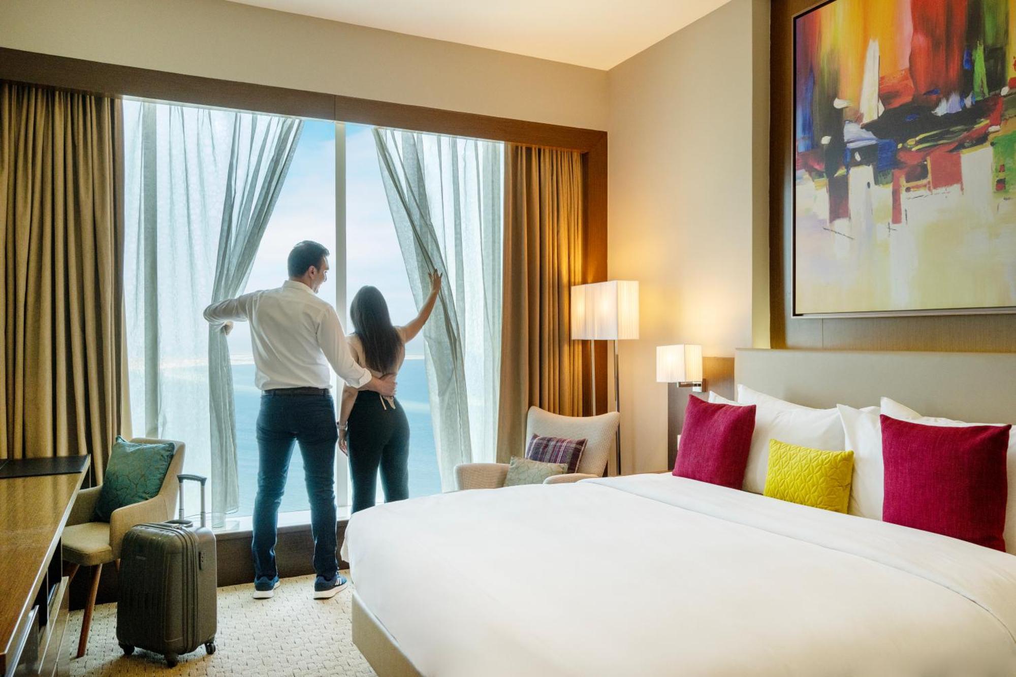 Delta Hotels By Marriott City Center Doha Ngoại thất bức ảnh A guest room at the hotel