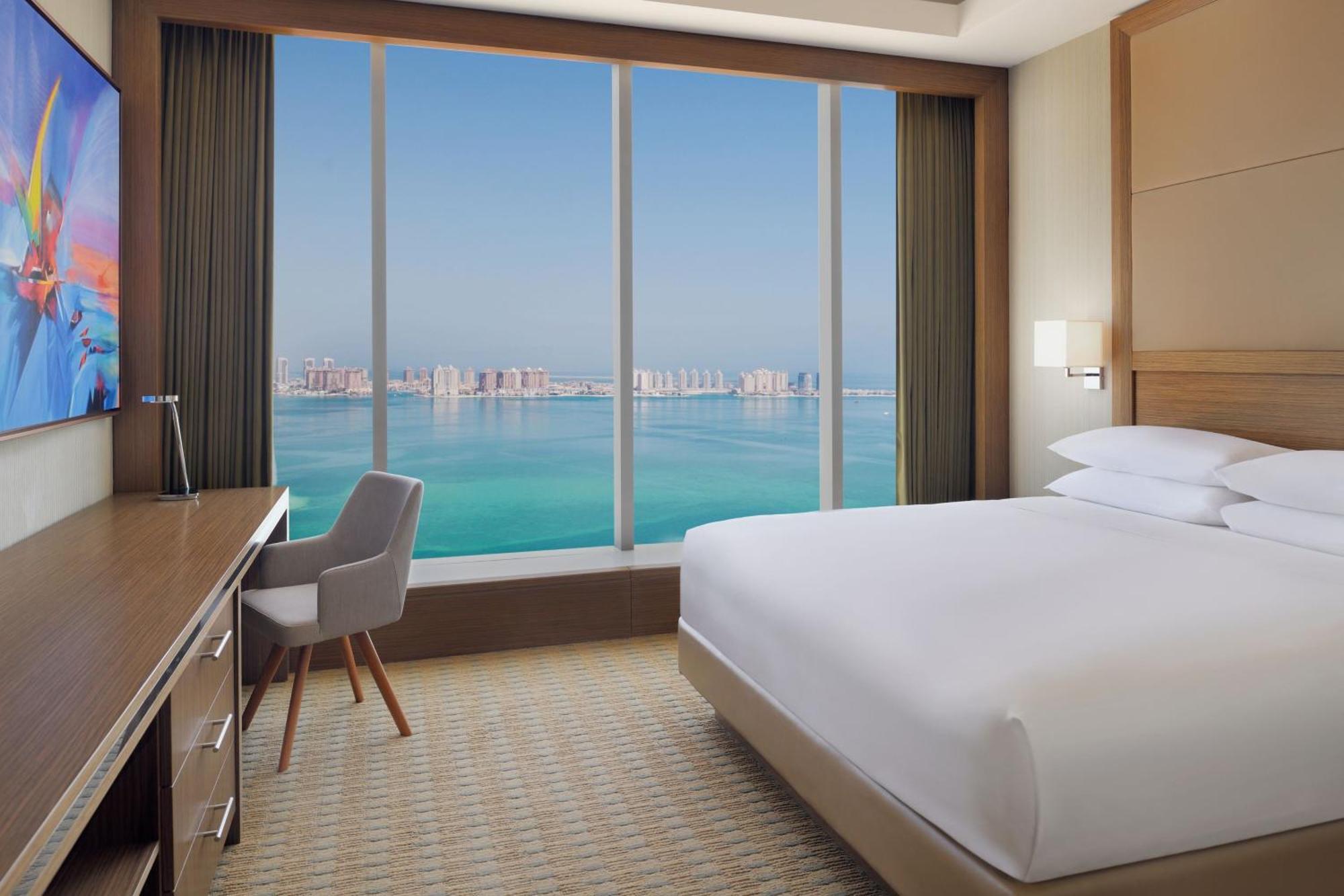 Delta Hotels By Marriott City Center Doha Ngoại thất bức ảnh A guest room at the hotel