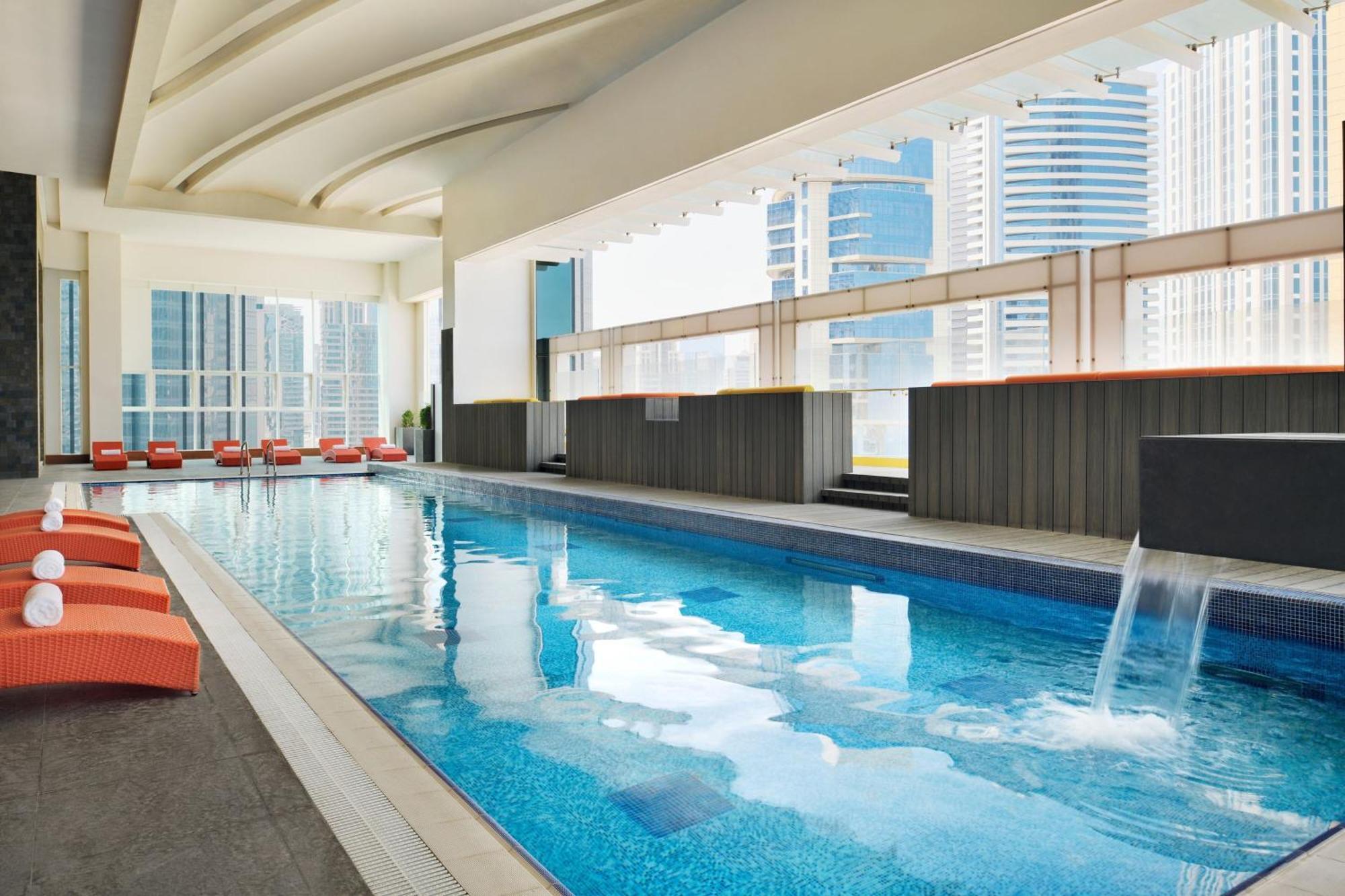 Delta Hotels By Marriott City Center Doha Ngoại thất bức ảnh The swimming pool at the 39th floor