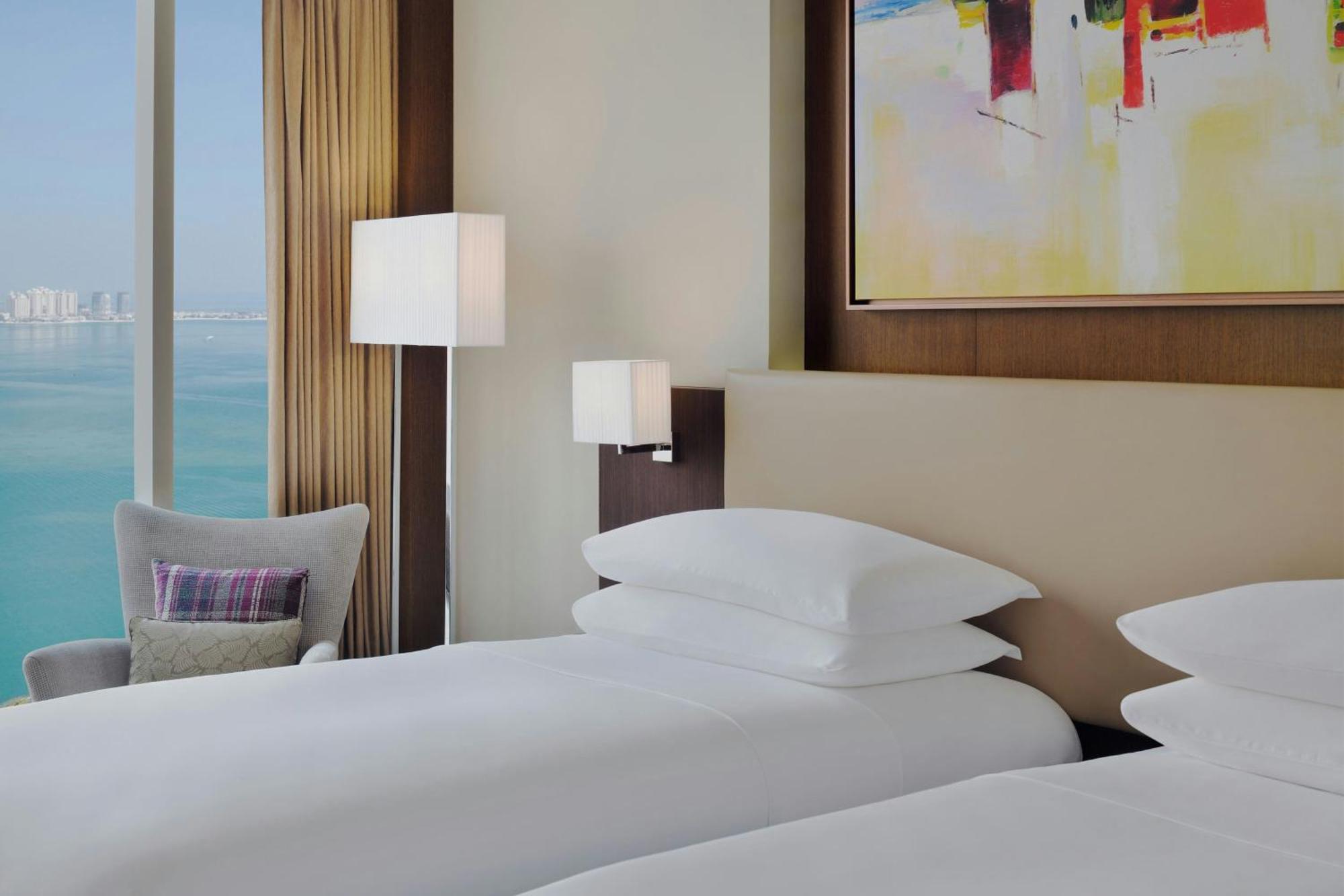 Delta Hotels By Marriott City Center Doha Ngoại thất bức ảnh A guest room at the hotel