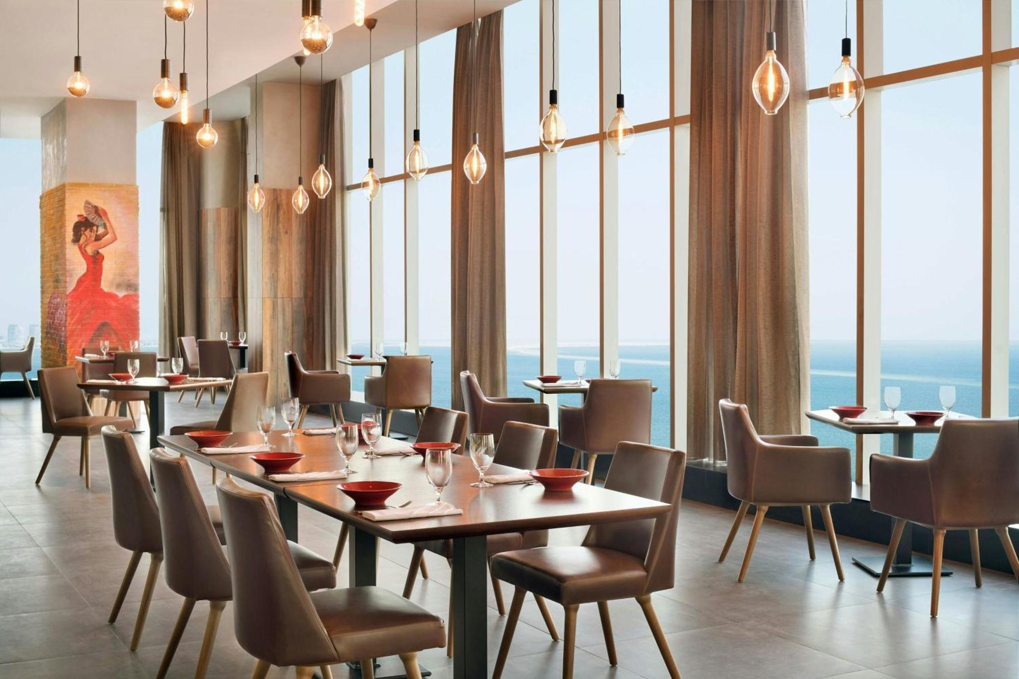 Delta Hotels By Marriott City Center Doha Ngoại thất bức ảnh The restaurant